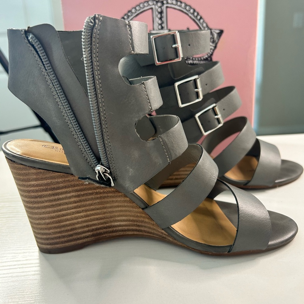 Size 8.5 Crown Vintage Wedge Sandal - Serena. Grey.